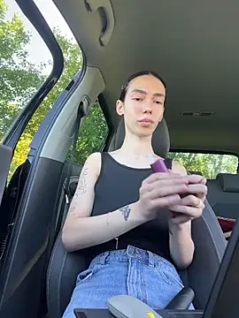Celine Roxelle online show from May 14, 2:57 pm