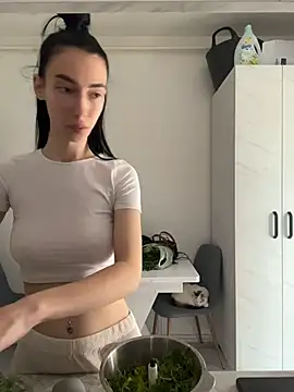 Celine Roxelle online show from May 20, 1:06 pm