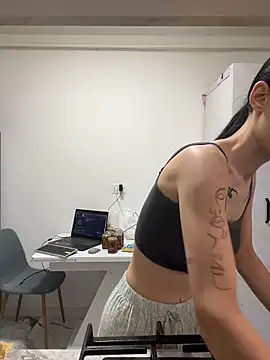 Celine Roxelle online show from June 20, 6:11 pm