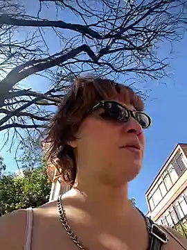 Maggie Geller online show from January 17, 8:01 pm