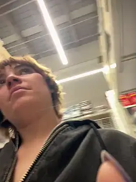 Snapshot of Maggie_Geller chatting on March 5, 10:06 pm Maggie Geller online show from March 5, 10:06 pm