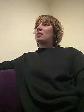 Snapshot of Maggie_Geller chatting on March 28, 2:33 am Maggie Geller online show from March 28, 2:33 am