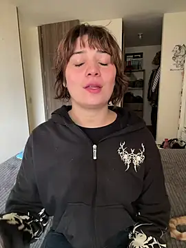 Maggie Geller online show from August 5, 7:17 pm