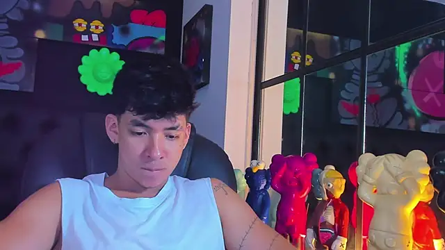 ISAAC CRYSTON online show from October 3, 8:17 pm