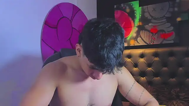 ISAAC CRYSTON online show from October 9, 7:34 pm