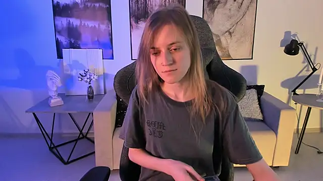 KiraMontoya online show from February 27, 3:15 pm