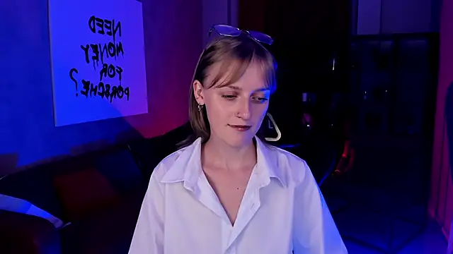 KiraMontoya online show from September 17, 8:32 pm