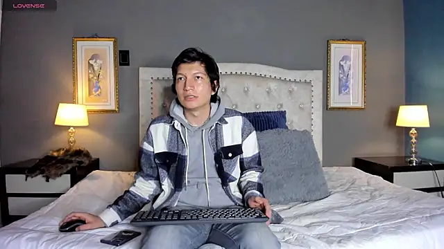 Golden-Boyy online show from February 8, 12:28 pm
