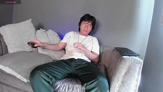 Golden-Boyy online show from March 1, 2:55 pm