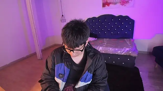 Golden-Boyy online show from September 20, 3:18 am