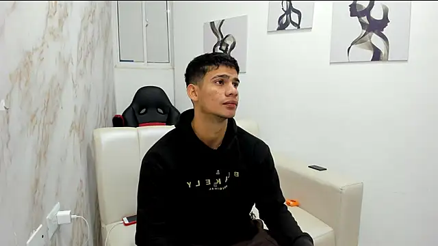 Snapshot of ANDRES_STUD chatting on October 15, 4:12 am ANDRES STUD online show from October 15, 4:12 am