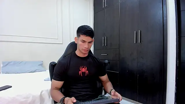 Snapshot of ANDRES_STUD chatting on April 3, 3:48 am ANDRES STUD online show from April 3, 3:48 am