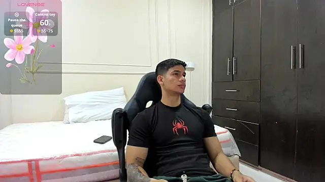 Snapshot of ANDRES_STUD chatting on April 23, 3:52 am ANDRES STUD online show from April 23, 3:52 am