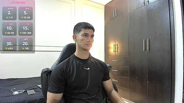 Snapshot of ANDRES_STUD chatting on May 2, 3:00 am ANDRES STUD online show from May 2, 3:00 am