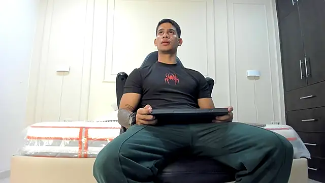 Snapshot of ANDRES_STUD chatting on May 26, 3:35 am ANDRES STUD online show from May 26, 3:35 am