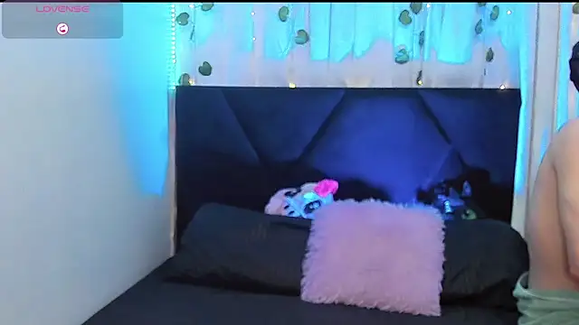 Snapshot of Irina_milkmaid chatting on May 9, 7:30 pm Irina milkmaid online show from May 9, 7:30 pm