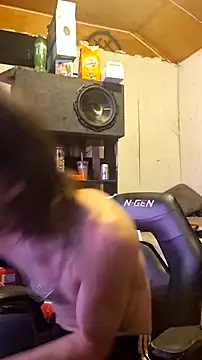 nuttyking2022 online show from February 15, 7:05 am