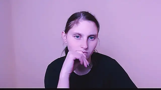 AdrianaRich  online show from February 11, 7:54 am