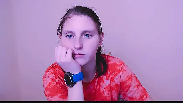 AdrianaRich  online show from February 12, 10:56 am