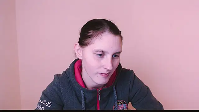 AdrianaRich  online show from February 18, 8:05 am