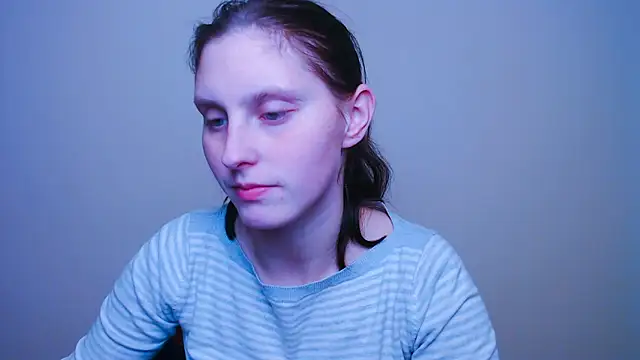 AdrianaRich  online show from February 20, 11:09 am
