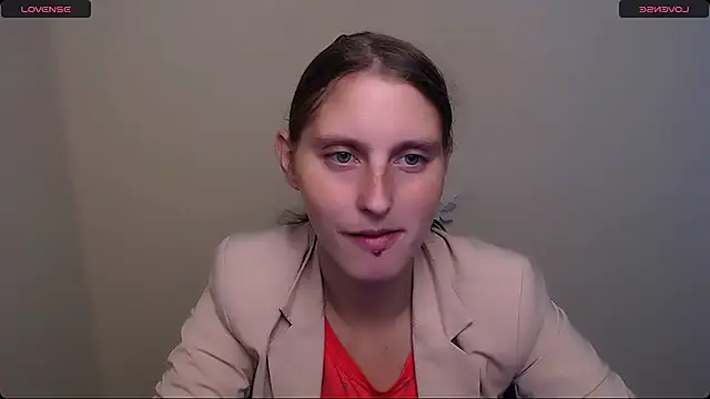 AdrianaRich  online show from September 19, 7:10 am