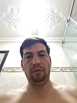 Snapshot of reyarturs13 chatting on March 11, 4:43 am reyarturs13 online show from March 11, 4:43 am