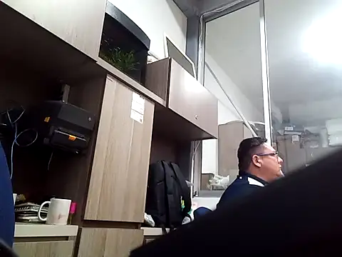 Snapshot of reyarturs13 chatting on September 12, 3:12 pm reyarturs13 online show from September 12, 3:12 pm