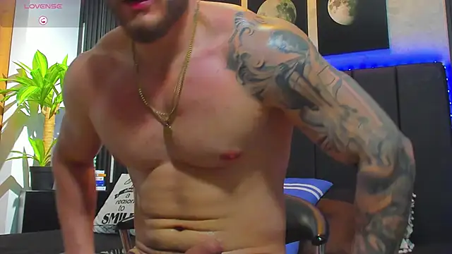 Snapshot of David_blake_ chatting on February 21, 6:29 am David blake online show from February 21, 6:29 am