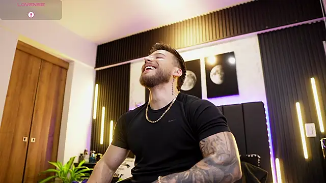 Snapshot of David_blake_ chatting on December 16, 5:34 am David blake online show from December 16, 5:34 am