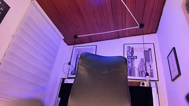 tylla  online show from December 4, 3:38 am