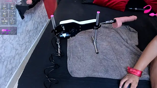 IVISBOUNCYASS online show from February 8, 1:03 pm