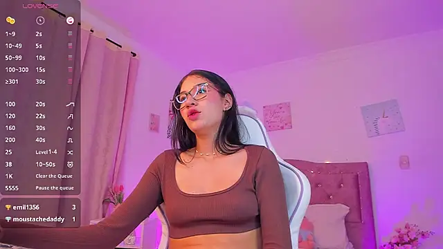 emilly star online show from March 18, 11:42 pm