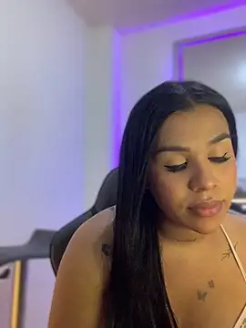 Snapshot of tinalove7 chatting on May 22, 10:04 pm tinalove7 online show from May 22, 10:04 pm