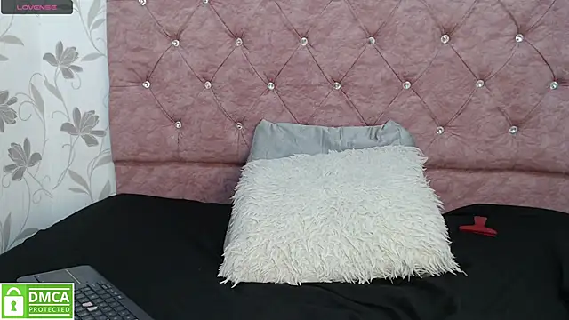 Emmaa dia online show from February 10, 11:55 pm