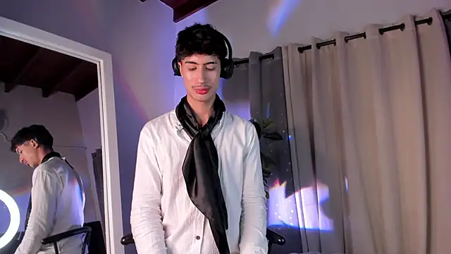 NovaaWheler online show from October 11, 8:07 pm