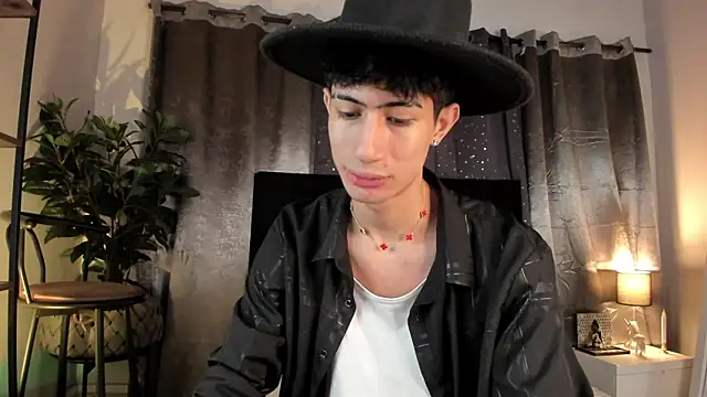 NovaaWheler online show from March 22, 12:30 pm