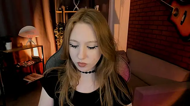 Snapshot of DariaTate chatting on April 2, 8:56 am DariaTate online show from April 2, 8:56 am
