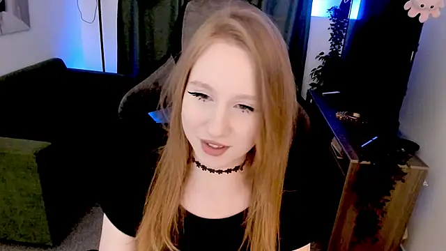 Snapshot of DariaTate chatting on April 11, 11:03 am DariaTate online show from April 11, 11:03 am