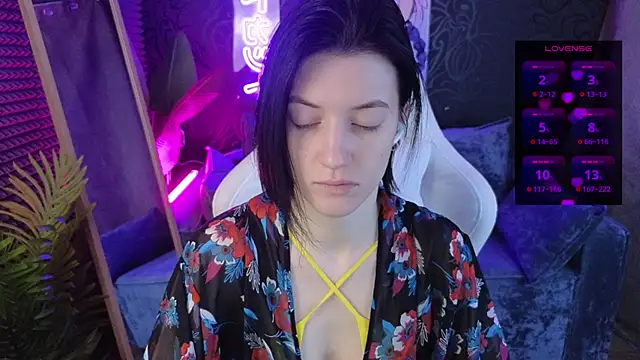 roxy riot  online show from December 16, 1:21 am