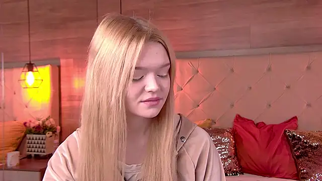 AdeleCartier online show from February 10, 1:57 am