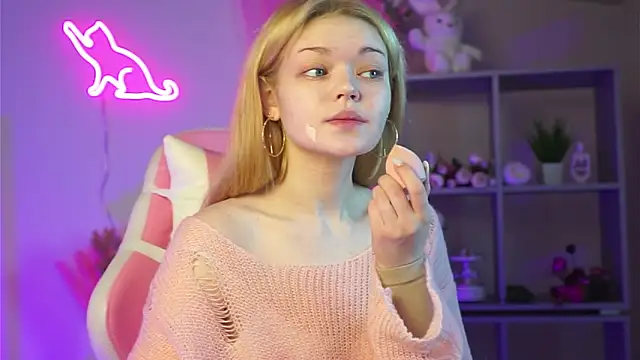 AdeleCartier online show from March 19, 12:26 am