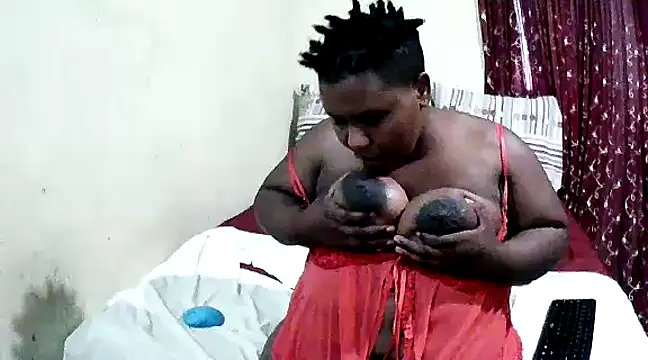 cococrush25 online show from February 11, 4:56 pm