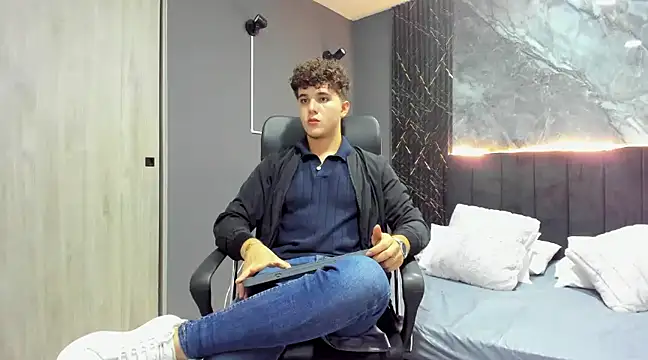 ErosGeorgiou online show from February 9, 3:56 pm