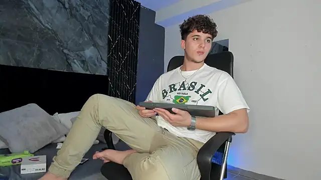 ErosGeorgiou online show from March 5, 4:24 pm