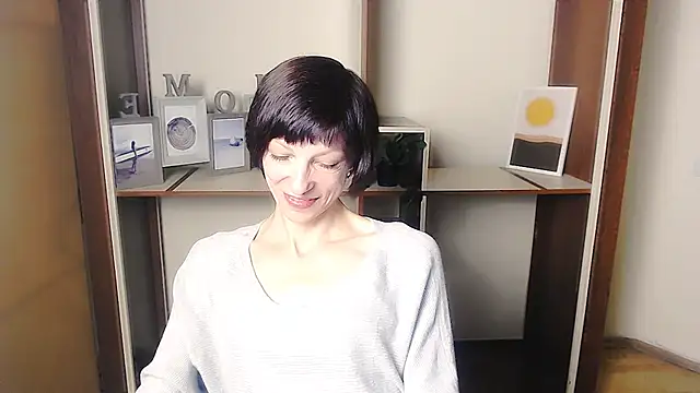  AngeliaFlow  online show from September 12, 6:02 am