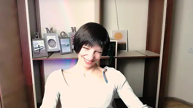 Snapshot of _AngeliaFlow_ chatting on November 8, 7:52 am AngeliaFlow online show from November 8, 7:52 am