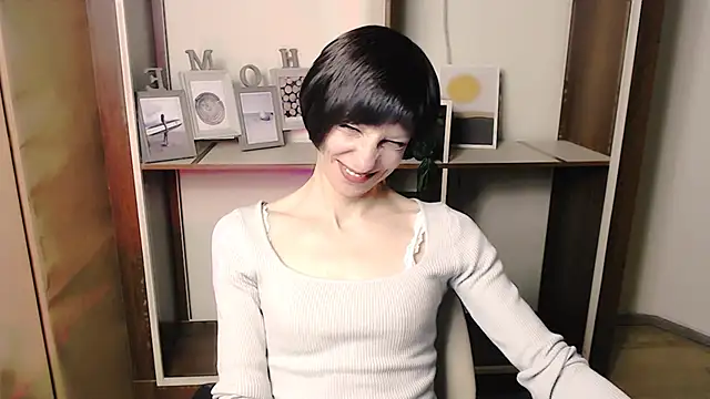 Snapshot of _AngeliaFlow_ chatting on November 19, 7:41 am AngeliaFlow online show from November 19, 7:41 am