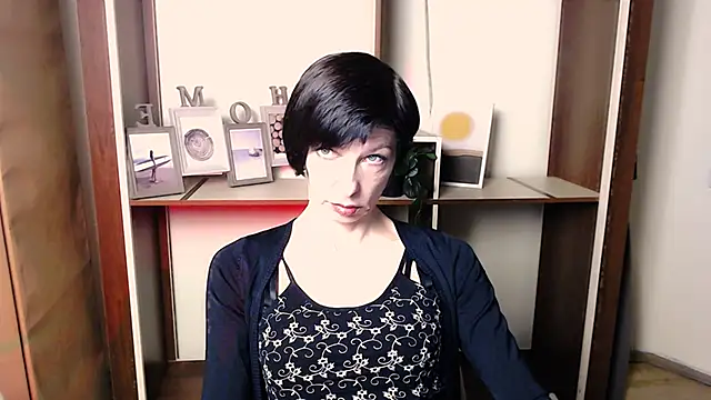 Snapshot of _AngeliaFlow_ chatting on November 24, 7:41 am AngeliaFlow online show from November 24, 7:41 am