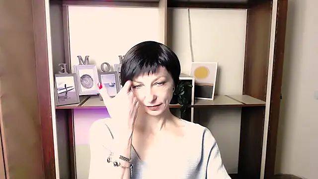 Snapshot of _AngeliaFlow_ chatting on November 25, 7:52 am AngeliaFlow online show from November 25, 7:52 am